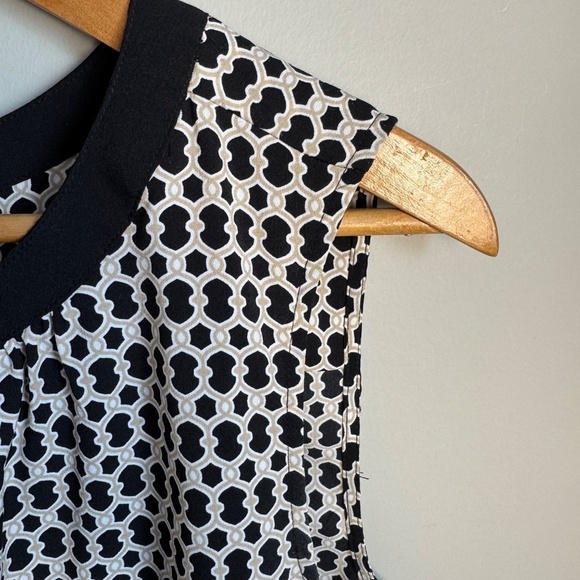 Croft & Barrow Women's Sleeveless 1/2 Button Blouse Tank Top Beige/Tan/Black‎ M - Picture 3 of 11